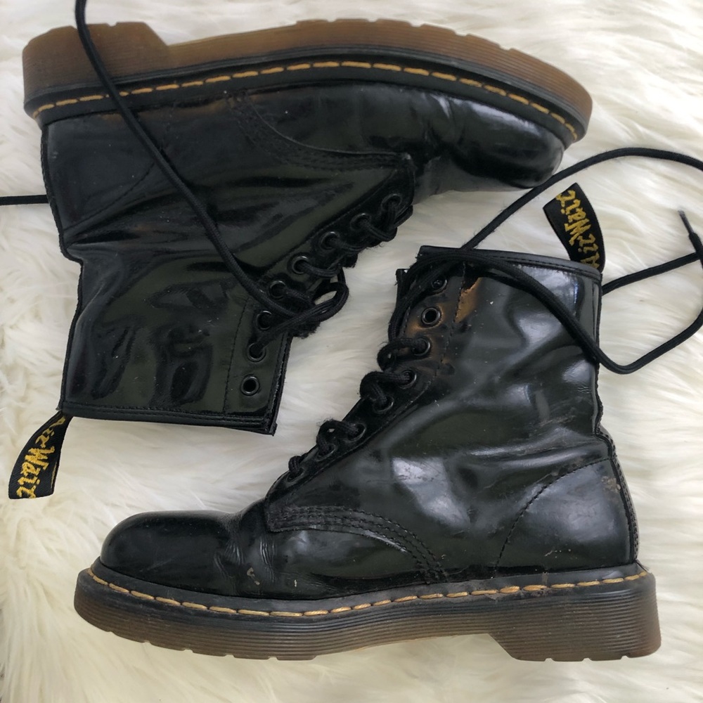 DOC MARTENS 🌹 BLACK GLOSSY COMBAT BOOTS